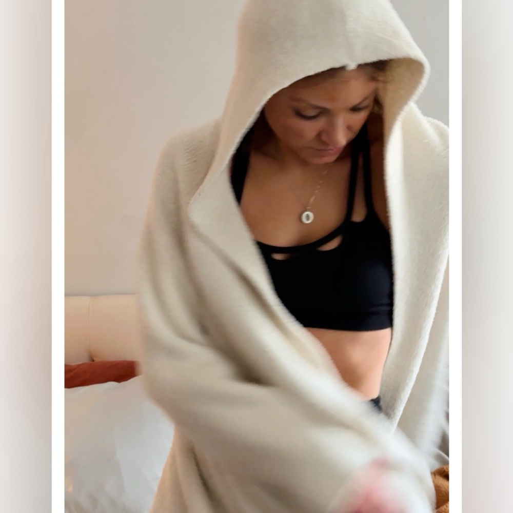 White Fuzzy Top - image 4